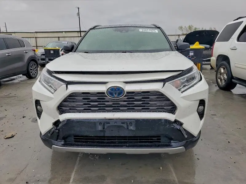 2020 TOYOTA RAV4 XSE  
