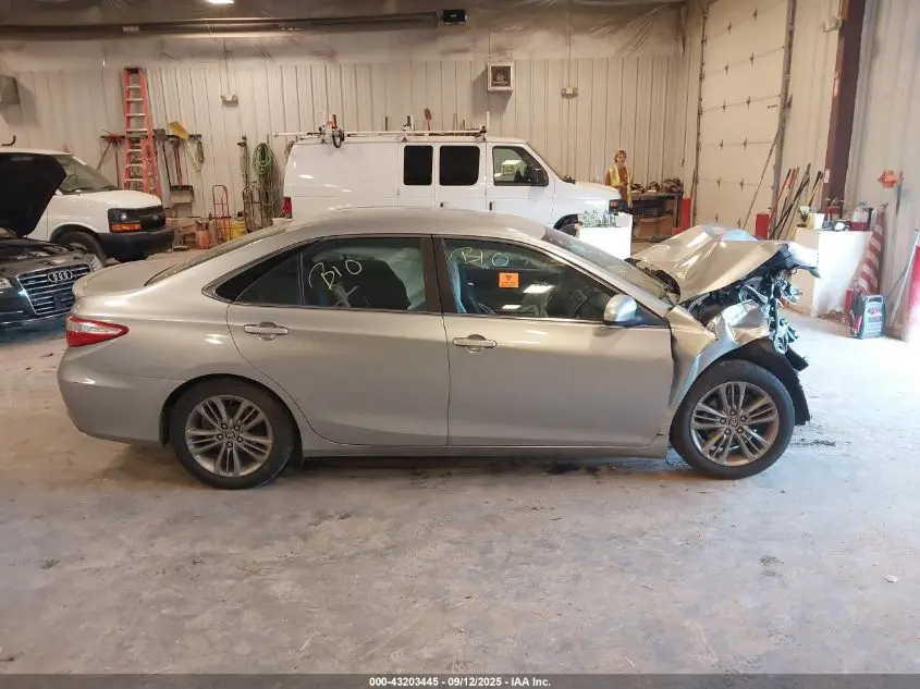 2015 TOYOTA CAMRY SE