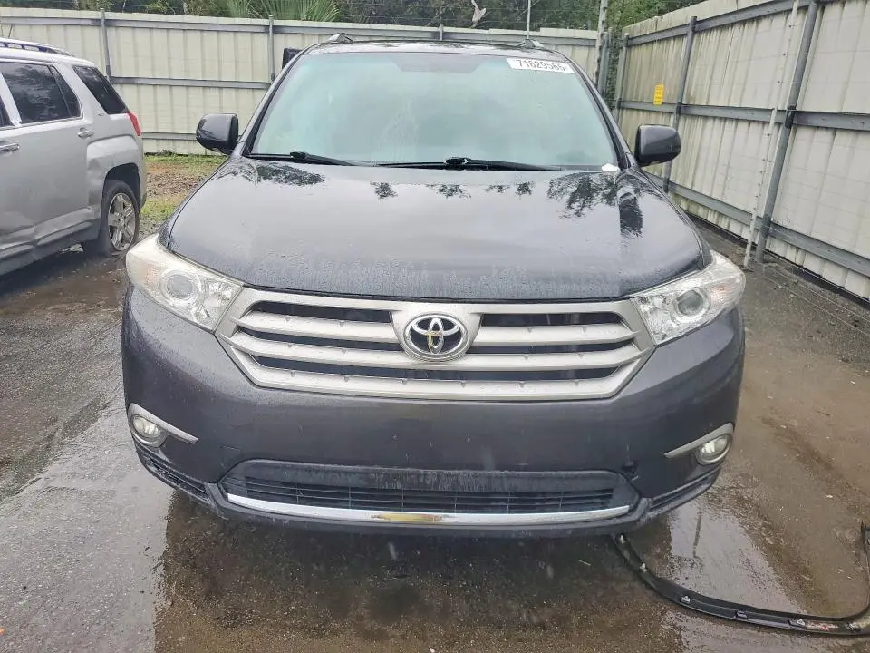2013 TOYOTA HIGHLANDER LIMITED  