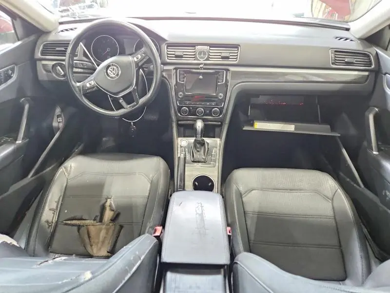 2017 VOLKSWAGEN PASSAT SE  