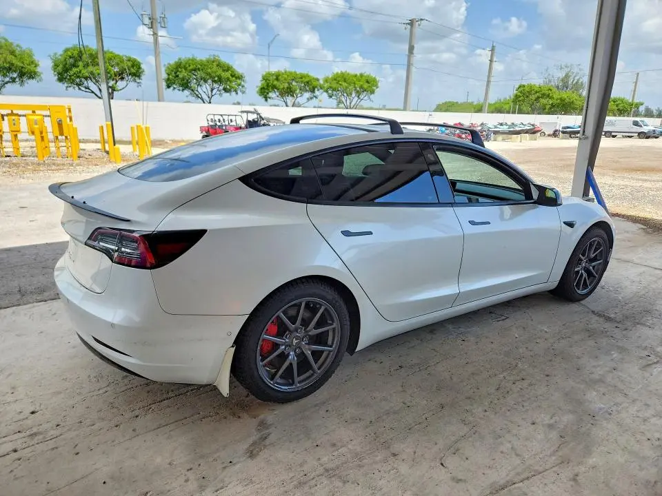 2018 TESLA MODEL 3   