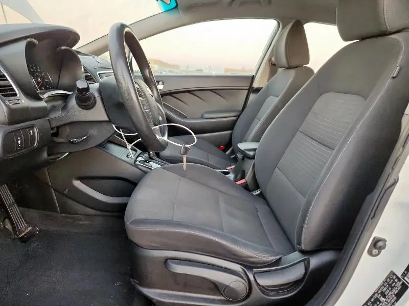 2017 KIA FORTE LX  