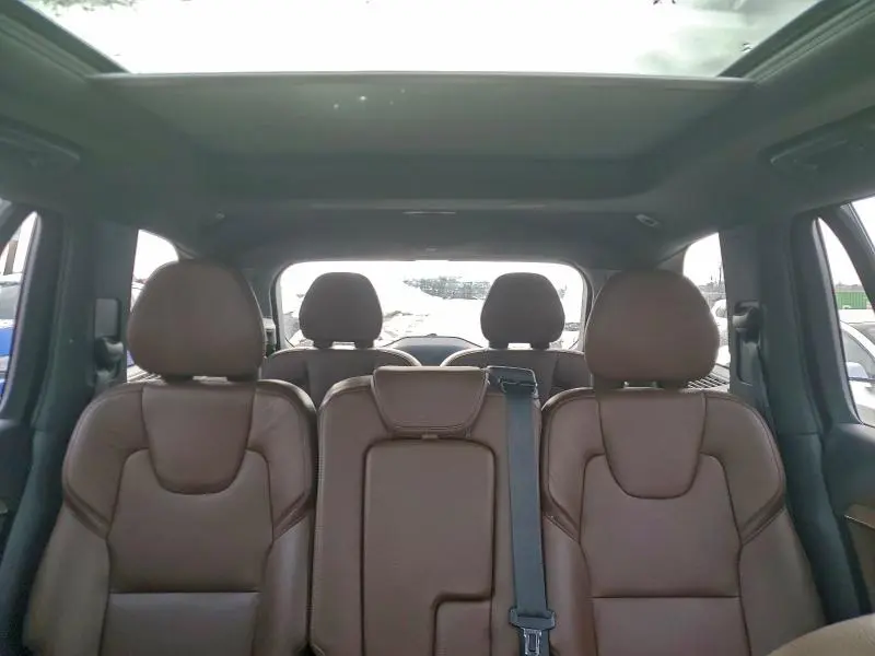 2021 VOLVO XC90 T6 MOMENTUM  