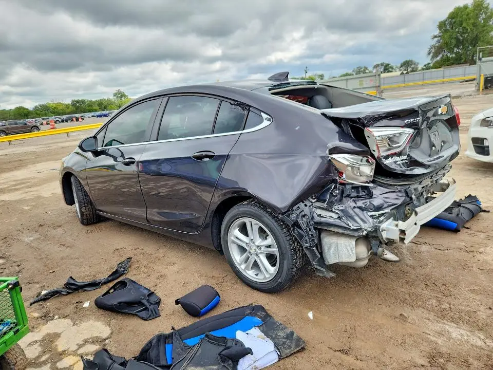2017 CHEVROLET CRUZE LT  