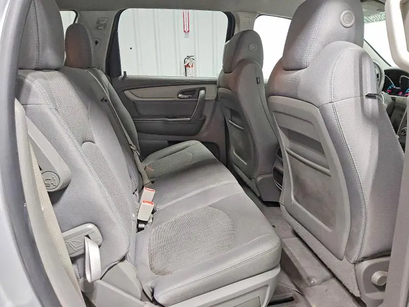 2014 CHEVROLET TRAVERSE LS  
