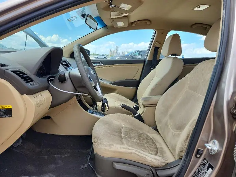 2012 HYUNDAI ACCENT GLS  