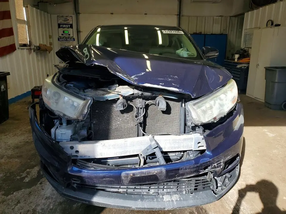 2014 TOYOTA HIGHLANDER LE PLUS  