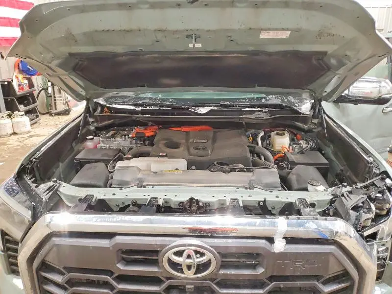 2025 TOYOTA TUNDRA CREWMAX PLATINUM  
