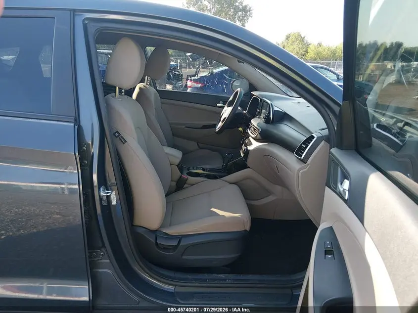 2021 HYUNDAI TUCSON SE