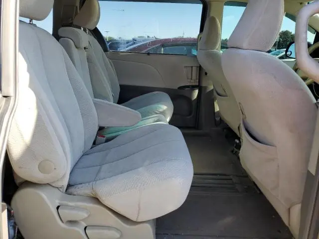 2011 TOYOTA SIENNA LE  