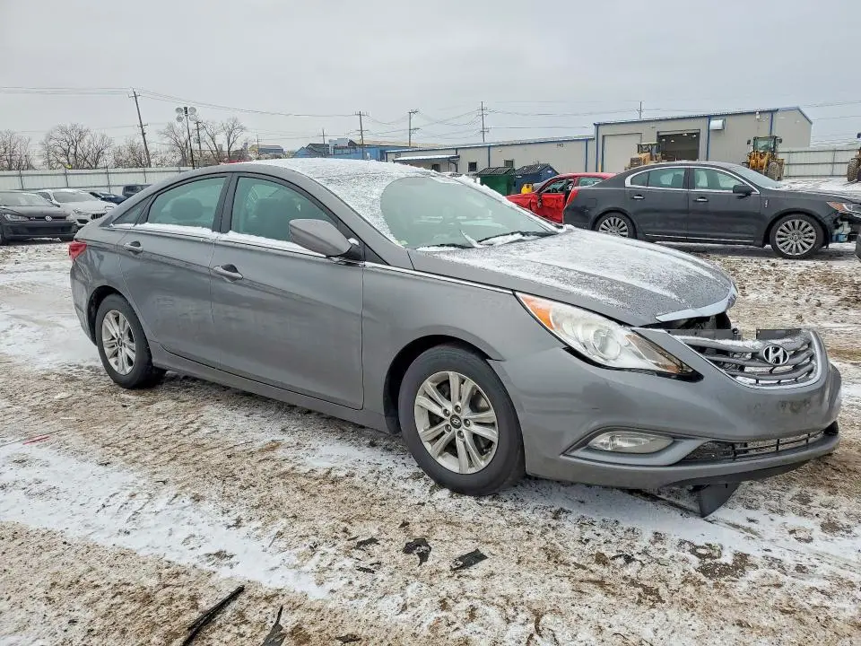 2013 HYUNDAI SONATA GLS  