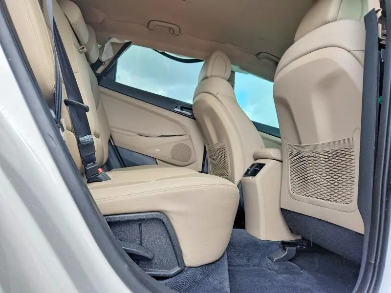 2017 HYUNDAI TUCSON SE PLUS  
