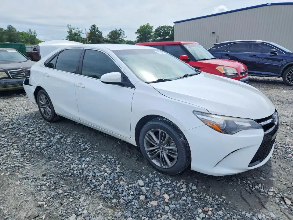 2017 TOYOTA CAMRY SE  