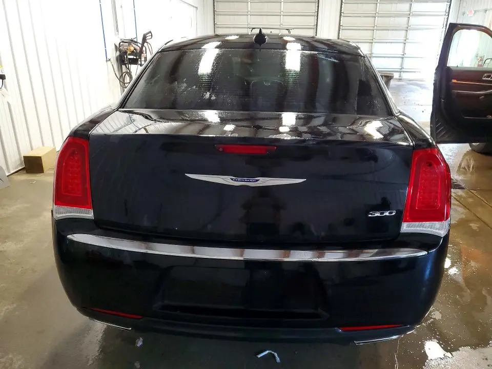 2019 CHRYSLER 300 LIMITED  