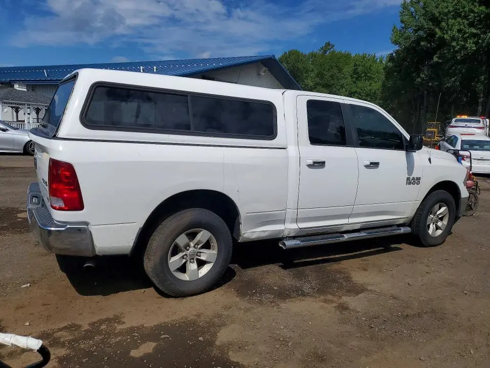 2016 RAM 1500 SLT  