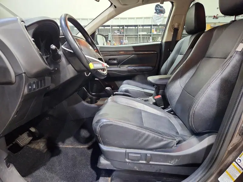 2016 MITSUBISHI OUTLANDER SE  