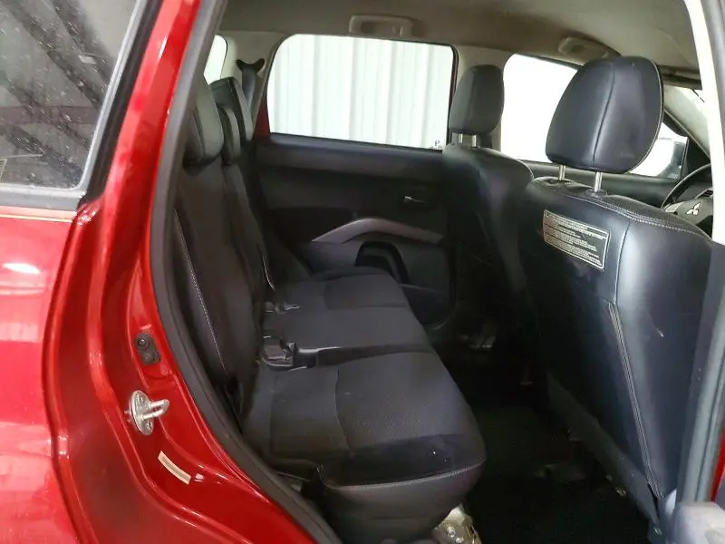 2010 MITSUBISHI OUTLANDER SE  