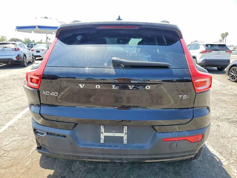 2021 VOLVO XC40 T5 R-DESIGN  