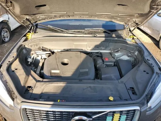 2017 VOLVO XC90 T6  
