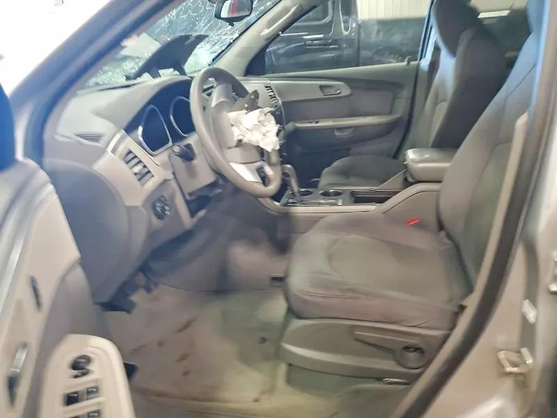 2010 CHEVROLET TRAVERSE LS  