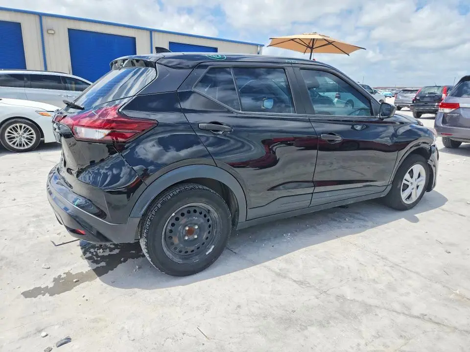 2021 NISSAN KICKS S  