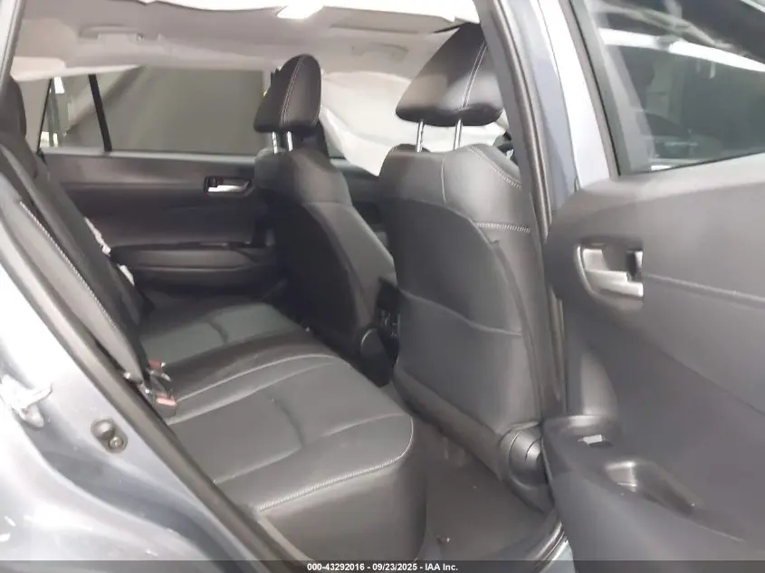 2025 TOYOTA COROLLA CROSS XLE