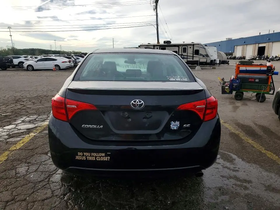 2017 TOYOTA COROLLA SE  