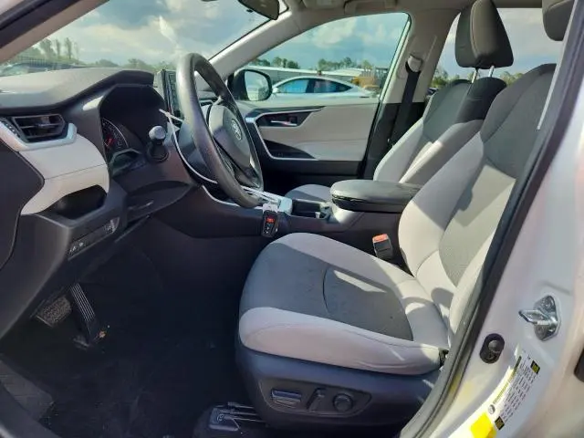 2021 TOYOTA RAV4 XLE  