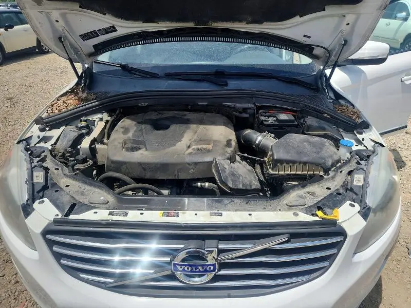 2016 VOLVO XC60 T5  