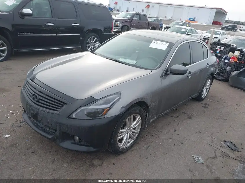2013 INFINITI G37X  