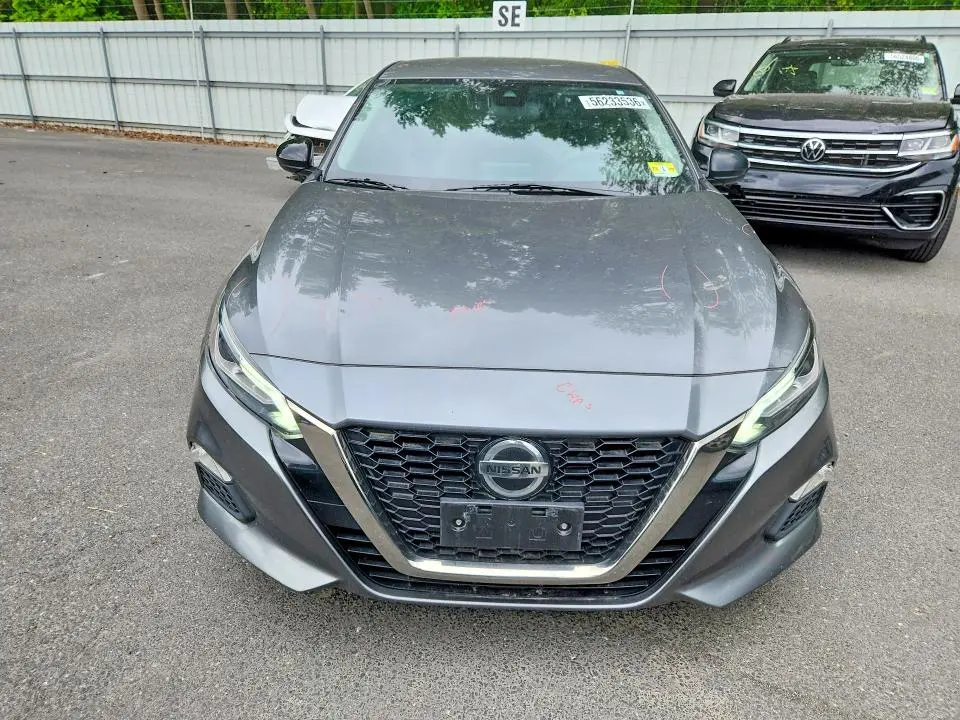 2021 NISSAN ALTIMA SR  