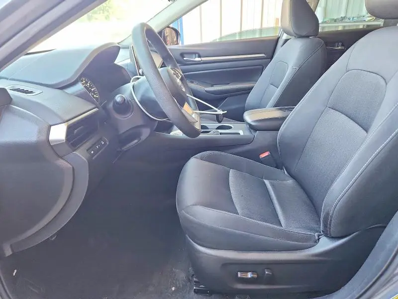 2022 NISSAN ALTIMA SV  