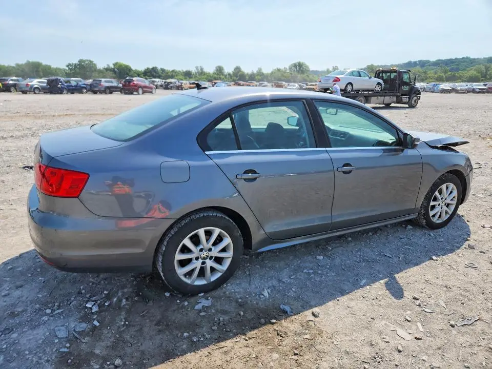 2013 VOLKSWAGEN JETTA SE  