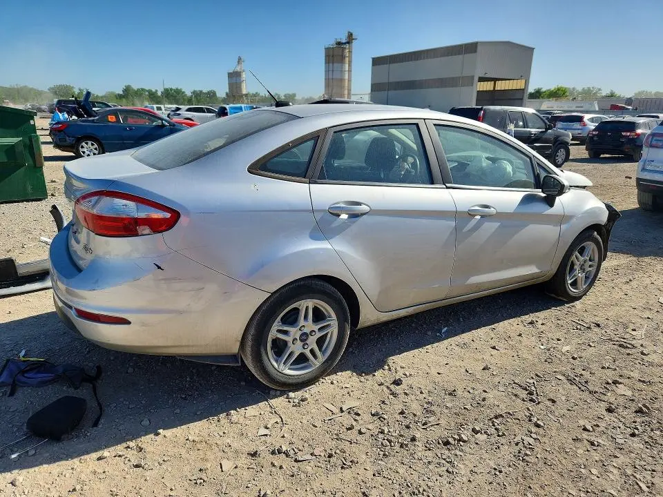 2017 FORD FIESTA SE  
