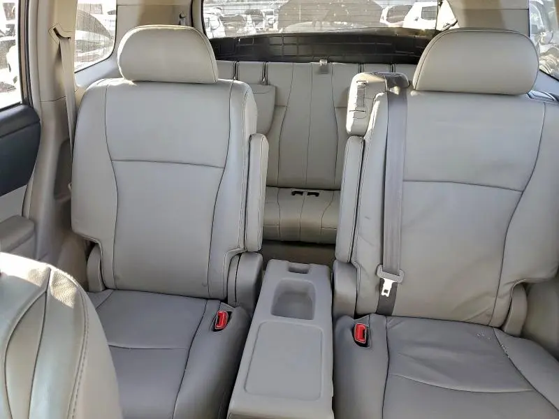 2010 TOYOTA HIGHLANDER LIMITED  