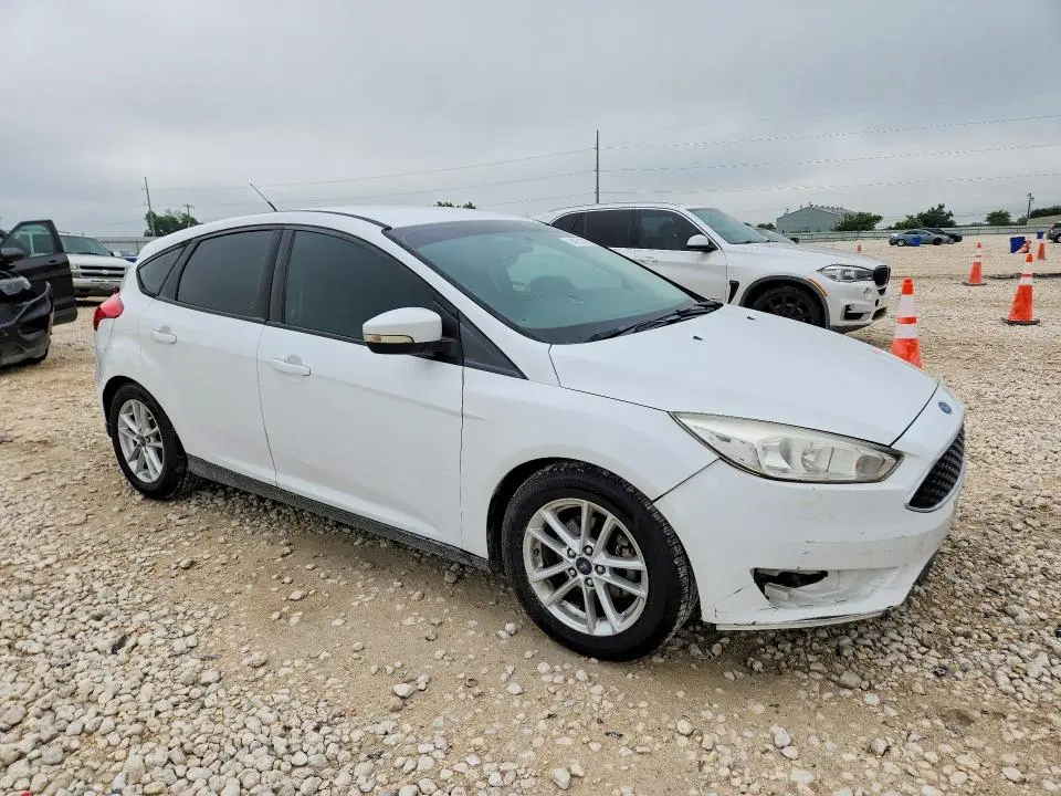 2016 FORD FOCUS SE  