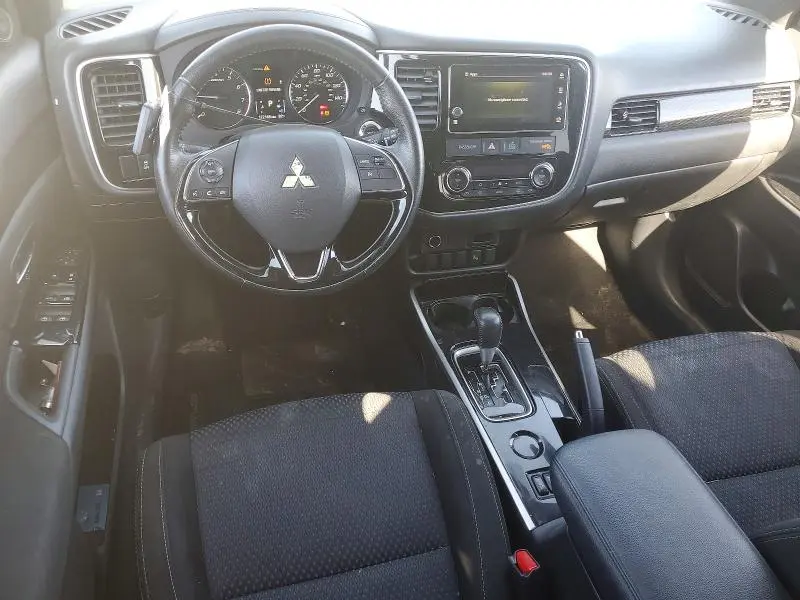 2018 MITSUBISHI OUTLANDER SE  