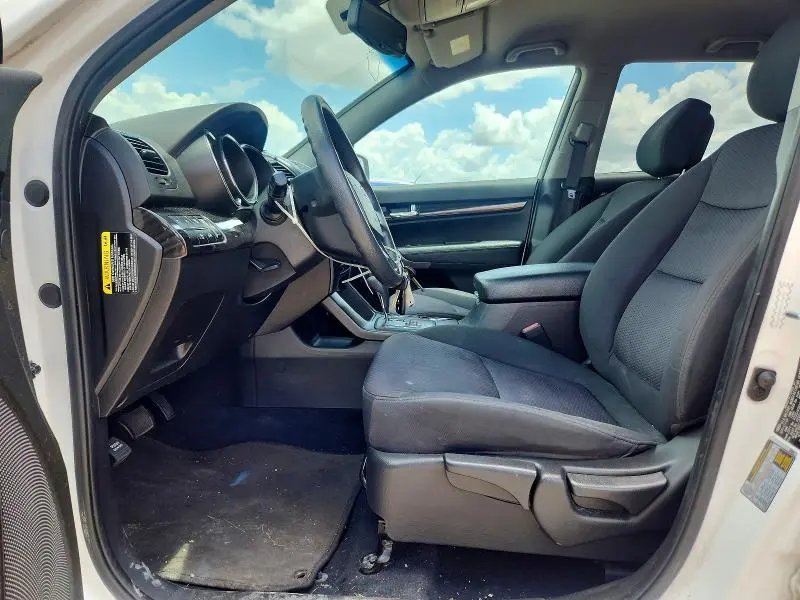 2011 KIA SORENTO LX  