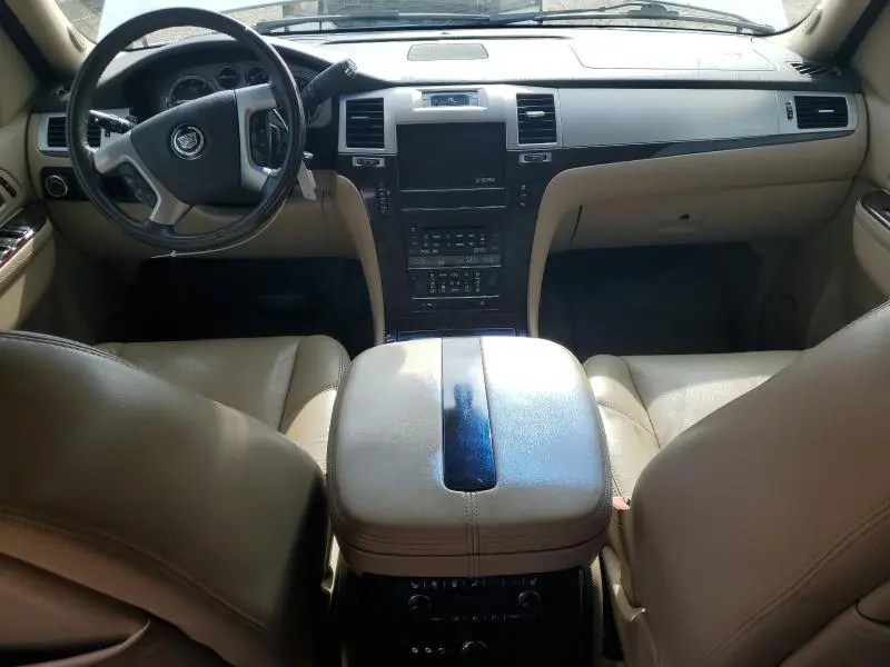 2011 CADILLAC ESCALADE PREMIUM  