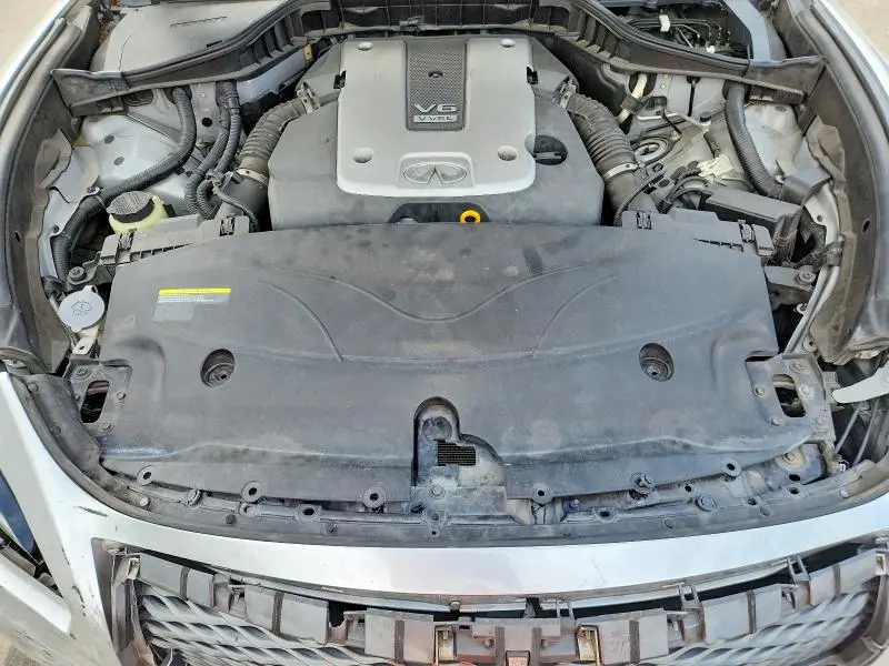 2015 INFINITI Q70 3.7  