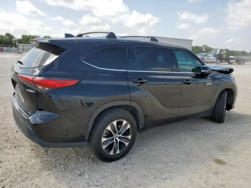 2021 TOYOTA HIGHLANDER HYBRID XLE  