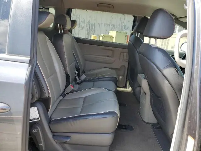 2017 KIA SEDONA LX  