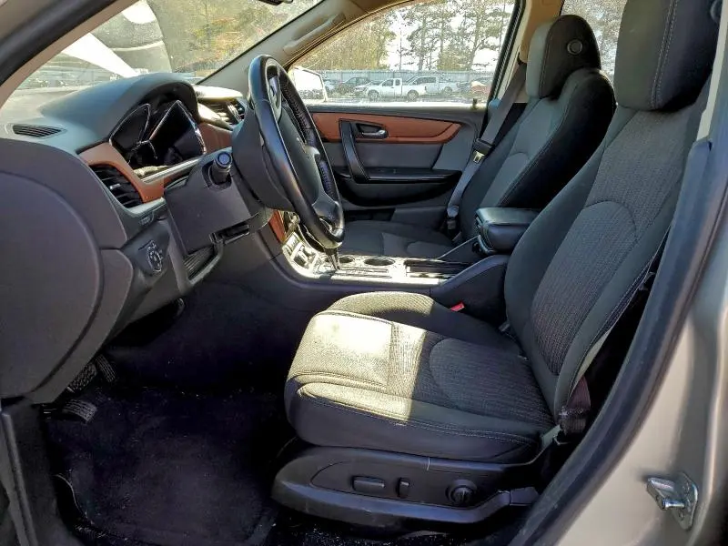 2015 CHEVROLET TRAVERSE LT  