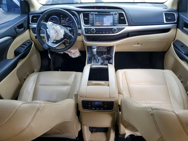 2018 TOYOTA HIGHLANDER SE  