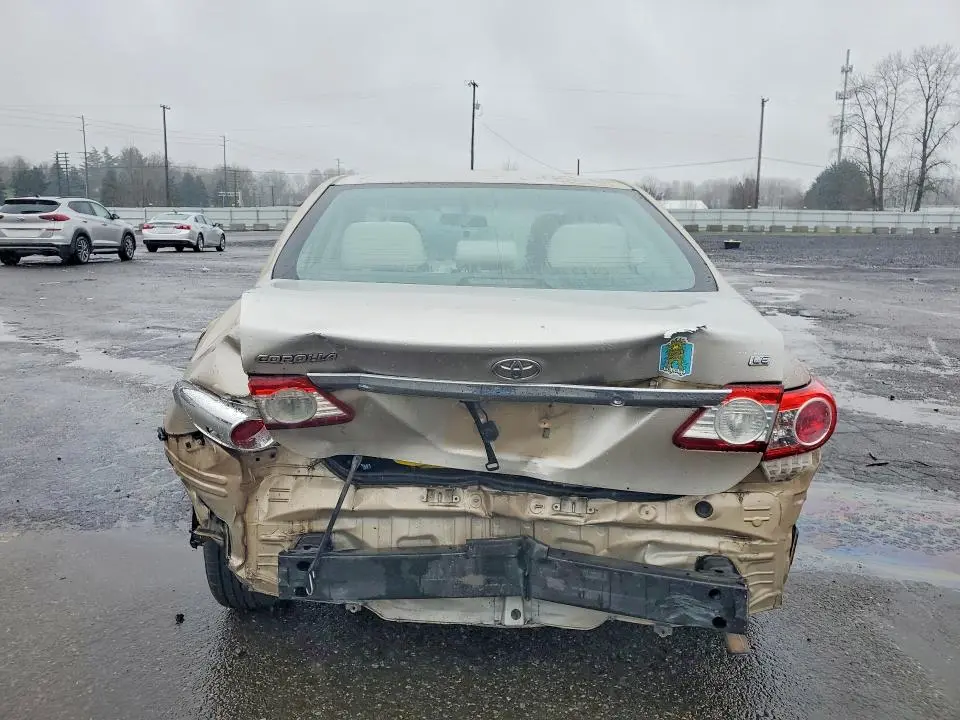 2011 TOYOTA COROLLA LE  