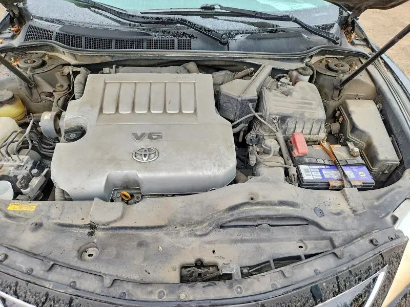 2011 TOYOTA CAMRY LE V6  