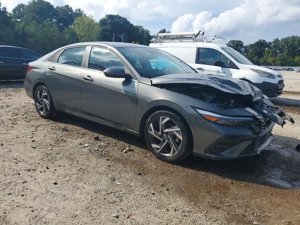 2025 HYUNDAI ELANTRA SEL  