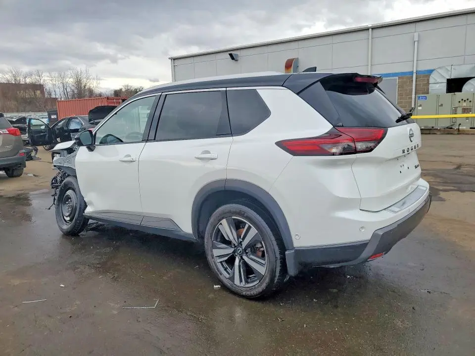 2025 NISSAN ROGUE SL  