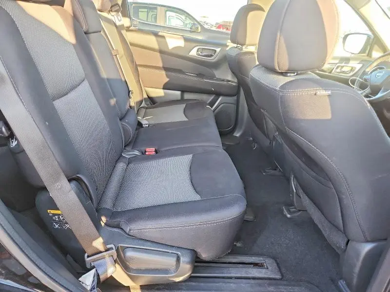 2017 NISSAN PATHFINDER SV  