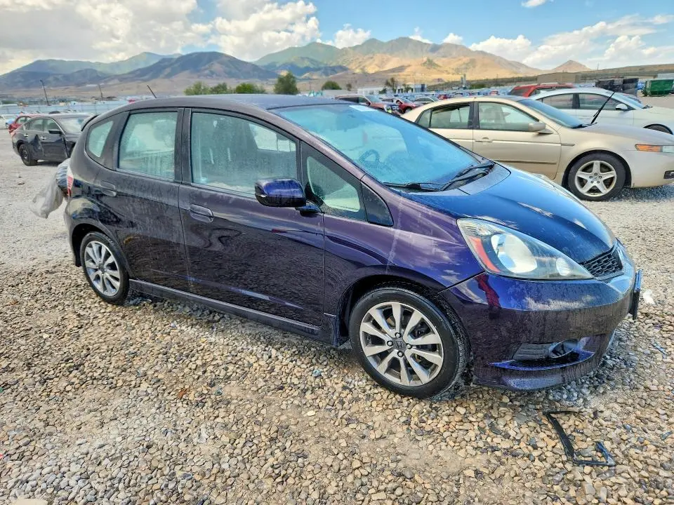 2013 HONDA FIT   